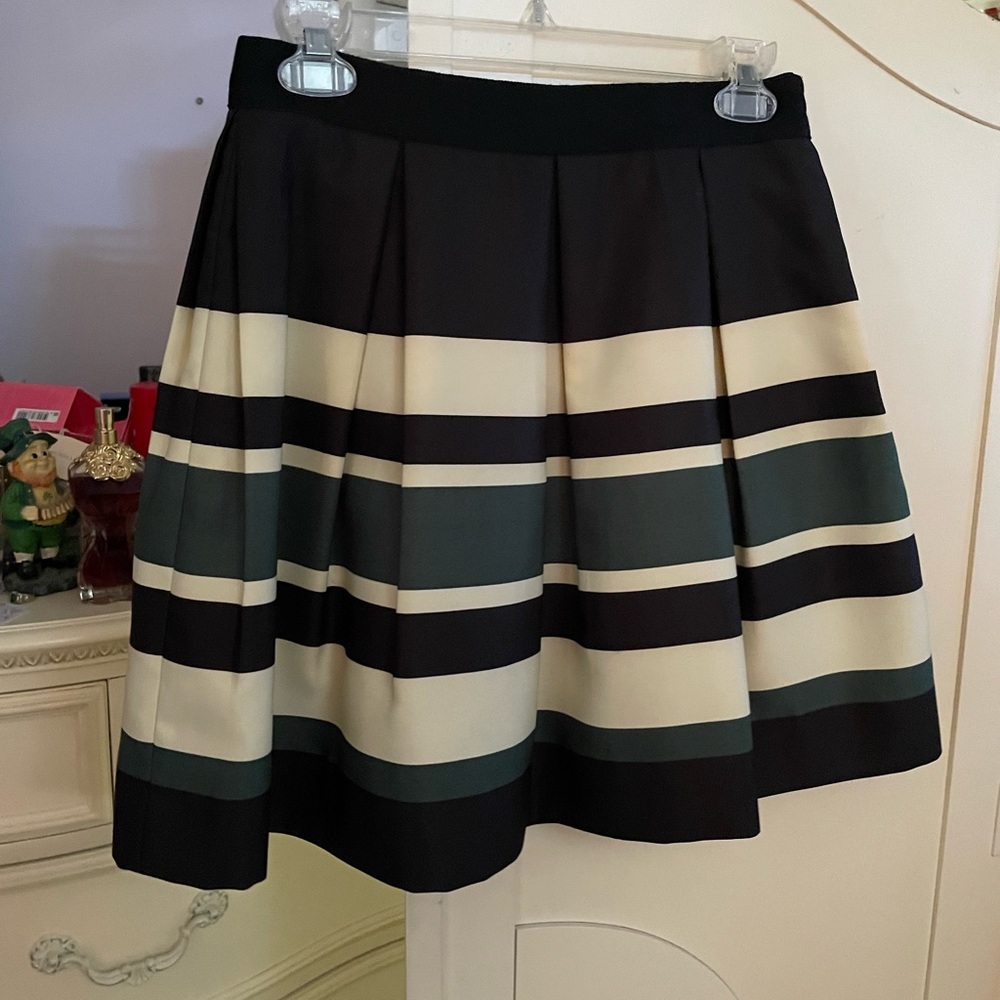 Venus black white and green pleated striped skirt